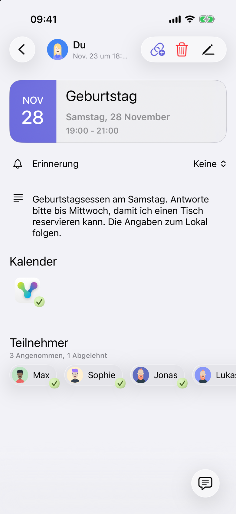 Dasselbe Ereignis Geburtstag, nachdem Jonas zugesagt hat. Unter Teilnehmer steht 3 Angenommen, 1 Abgelehnt. Max, Sophie und Jonas haben ein Häkchen. Lukas steht weiter am rechten Rand. Die Organisatorin erscheint als Du und gehört nicht zu den 3 Angenommen.