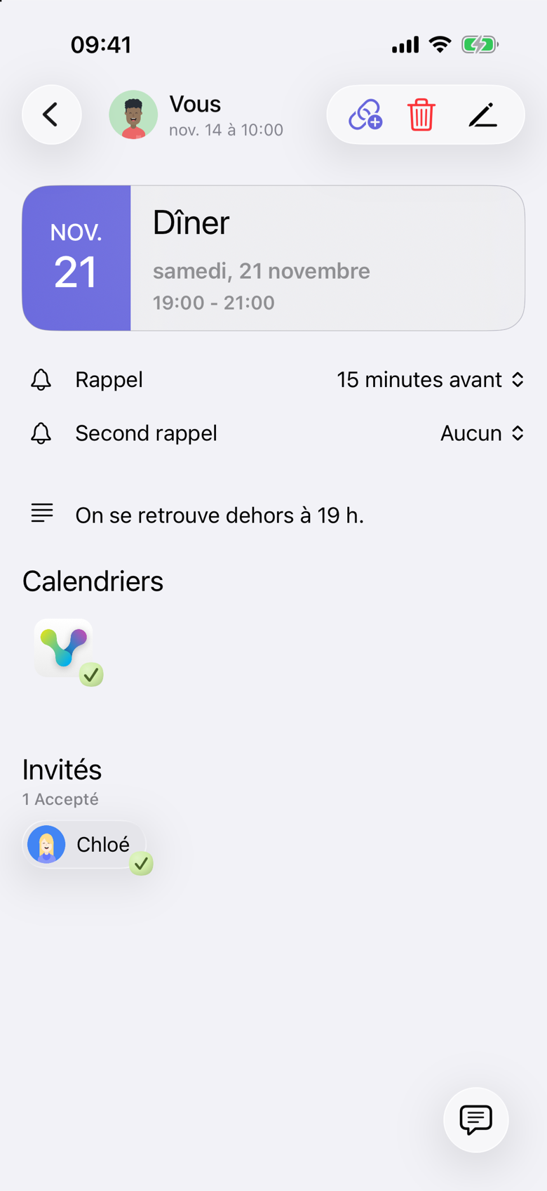 Dîner le samedi 21 novembre, de 19:00 à 21:00. La note dit On se retrouve dehors à 19 h. Sous Invités, le résumé indique 1 Accepté et Chloé a une coche. L’organisateur apparaît comme Vous.