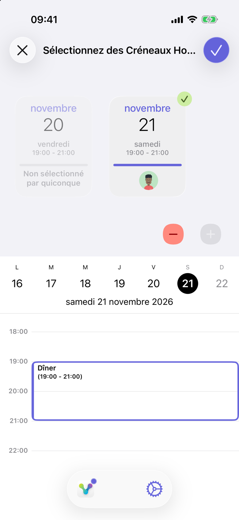 Vote pour Dîner. Samedi 21 novembre, de 19:00 à 21:00, avec une coche verte et la photo de Lucas. Vendredi 20 novembre indique Non sélectionné par quiconque. La frise montre Dîner de 19:00 à 21:00 le samedi.